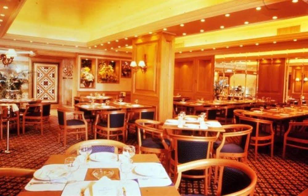Grand Hotel Bejrut Zewnętrze zdjęcie